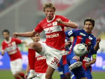 La rivalidad agarró su tinte luego de la separación de la Unión Soviética, pues el CSKA era considerado el equipo del Ejército Rojo, mientras el Spartak era el equipo del pueblo.