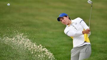 Carlota Ciganda realiza un golpe durante un entrenamiento para laSolheim Cup en el Des Moines Country Club de Iowa.