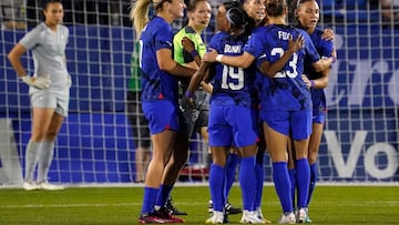 FRISCO, TEXAS - FEBRUARY 22: Alex Morgan #13 of the United States celebrates with teammates after scoring a goal against Brazil during the first half in the 2023 SheBelieves Cup match at Toyota Stadium on February 22, 2023 in Frisco, Texas.   Sam Hodde/Getty Images/AFP (Photo by Sam Hodde / GETTY IMAGES NORTH AMERICA / Getty Images via AFP)