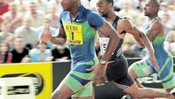 <b>VOLÓ DE NUEVO. </b>El jamaicano Powell venciendo ayer en la Weltklasse de Zúrich, con récord mundial de 100 metros igualado.