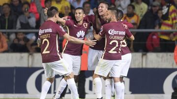 Con goles de Cecilio Domínguez y Edson Álvarez, las Águilas derrotaron en el Morelos 0-2 a Morelia y se meten nuevamente en la pelea, mientras Monarcas se hunde.