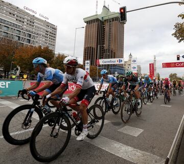 Roglic se corona campeón con Carapaz y Hugh Carthy en el podio