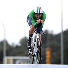Ganna pulveriza el crono para ser el primer líder en Tirreno y Roglic regresa con buen pie
