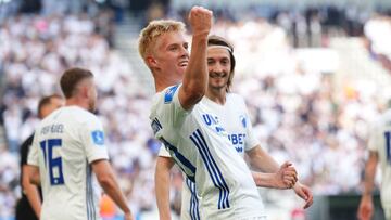 Jugadores del Copenhague celebran un gol de la liga danesa.