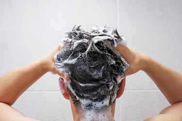 Ni minoxidil ni lociones: este champú con cafeína previene la caída del cabello y arrasa en Amazon España