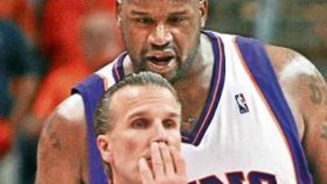 <b>NI CASO. </b>O'Neal protesta al árbitro Ken Mauer, quien lo expulsó.