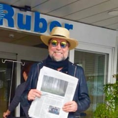 Joaquín Sabina vuelve a casa tras una semana en el Hospital