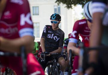 Chris Froome antes del comienzo de carrera. 