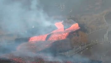 Te deja tan petrificado como admirado: la enorme velocidad a la que fluye la lava ahora