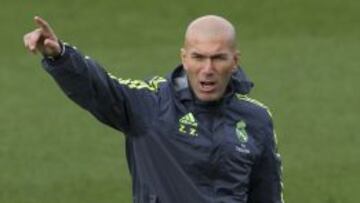 Zidane, en el entrenamiento de ayer.