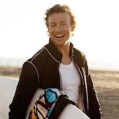 Qué fue de Simon Baker, el actor aclamado por ‘El Mentalista’ que compitió en surf y waterpolo