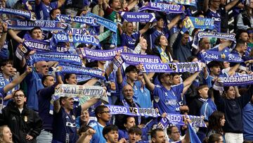 Afcionados del Ovido en el partido contra el Cádiz