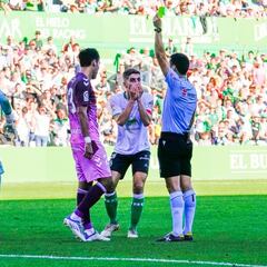 Aprobados y suspensos del Málaga: El ‘no VAR’ salva la cantada de Reina