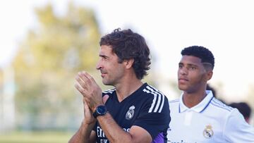 Raúl y Vinicius Tobias, en uno de los triunfos del Castilla de esta temporada.