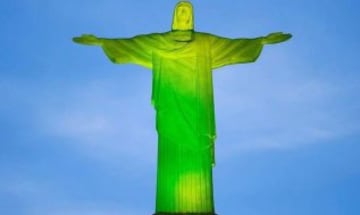 Estadios y monumentos del mundo se iluminan por el Chapecoense