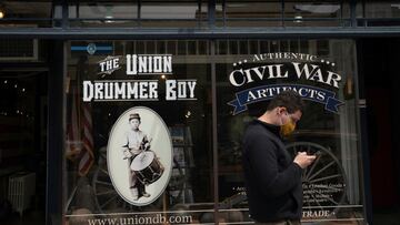 Estados Unidos concluye que las personas vacunadas pueden ir sin mascarilla en exteriores