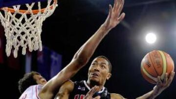 <b>SEGUROS. </b>Rose entra a canasta ante la oposición de un iraní.