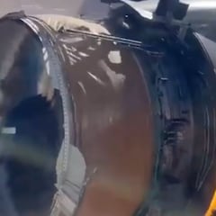 Un avión pierde partes de su motor tras el despegue