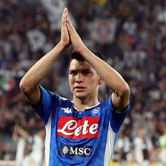 Newcastle ya estaría negociando fichaje de Hirving Lozano