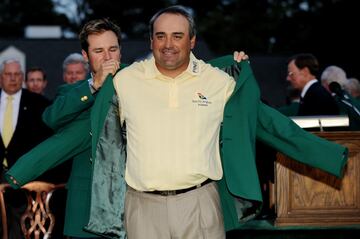 Uno de los mejores golfistas latinoamericanos de la historia, ganador del US Open en 2007 y del Masters de Augusta en 2009, una gesta que lo colocó como el primer latino en enfundarse la 'chaqueta verde'. Profesional desde 1989, ha logrado cinco títulos dentro del PGA Tour.