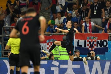 1-2. Perisic celebró el segundo gol.