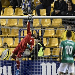 Dani Jiménez: "Dejar la portería a cero refuerza al equipo"