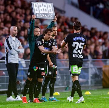 El pivote se march¨® cedido la temporada pasada al Mirand¨¦s tras haber disputado siete partidos bajo el mando de Simeone. Toda una promesa en el medio de la Academia, pero que no tuvo buen encaje en el equipo rojillo. Tanto que la operaci¨®n se rompi¨® mitad de curso para seguir en un Ibiza casi desahuciado, donde Serrano s¨ª fue importante. Y su destino este curso ha sido de lo m¨¢s ex¨®tico. Un pr¨¦stamo al Sturm Graz austriaco, donde est¨¢ logrando labrarse un hueco con el paso de los partidos. Todav¨ªa tiene 20 a?os y lleg¨® a ser titular en Primera en Liga contra el Granada.