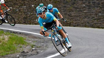 Miguel Ángel López durante una etapa del Giro de Italia.