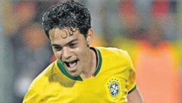 <b>LOCO POR VESTIR DE GRANA. </b>Josué ya ha hecho saber al Sao Paulo que quiere venir a Murcia.