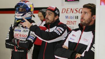 Buemi, Alonso y 'Pechito' López forman parte del equipo Toyota del WEC. Además, suizo y argentino corren en la Fórmula E.
