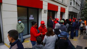 Santiago, 3 de Mayo 2021
Comienza el proceso para solicitar el tercer retiro del 10 por ciento de los fondos de pensiones.

Dragomir Yankovic/ Aton Chile