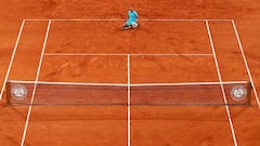 PARIS, FRANCE - OCTOBER 11: General view on Court Philippe-Chatrier as Rafael Nadal of Spain celebrates after winning championship point during his Men&#039;s Singles Final against Novak Djokovic of Serbia on day fifteen of the 2020 French Open at Roland Garros on October 11, 2020 in Paris, France. (Photo by Julian Finney/Getty Images)