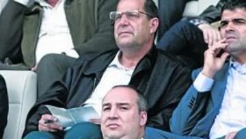 <b>DECISIÓN CONSENSUADA. </b>Miguel Ángel Ramírez, en primer plano. Detrás, los consejeros Antonio de Armas, Félix Noda y Juanito.