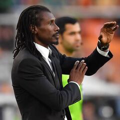 El terrible drama familiar de Cissé, el joven DT de Senegal