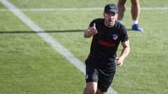 Simeone, en un entrenamiento del Atl&eacute;tico.