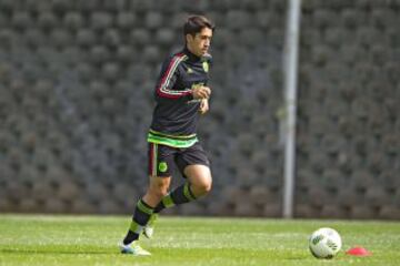 El defensa de Santos, Javier Abella, en el entrenamiento de la Sub 23