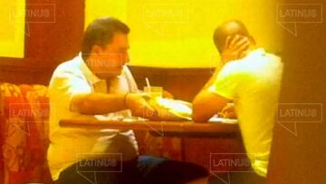 LatinUs reveló un video que exhibe a Pío López Obrador, hermano del presidente, en plena transacción con el próximo zar anti-corrupción en la compra de medicamentos.