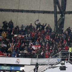 La Policía requisa varias armas blancas a aficionados del Sevilla
