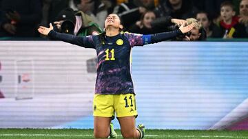 Catalina Usme festeja el gol que le anotó a Jamaica en el Mundial 2023.