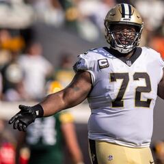 Top lineman free agent Armstead signs five-year deal with Miami