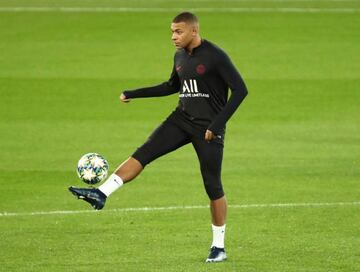 Bernabéu warm-up | Paris St Germain's Kylian Mbappe during training.