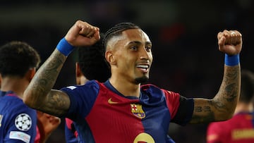 Raphinha scored twice as Barcelona defeated Benfica to reach the 2024/25 UCL quarterfinals, but the Brazilian endured a tough start to the day.