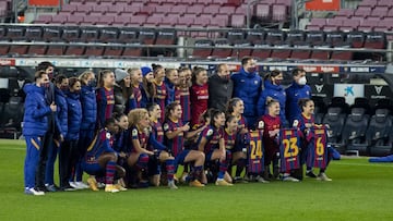 06/01/21 PARTIDO FUTBOL FEMENINO PRIMERA DIVISION IBERDROLA 
 FC Barcelona v RCD Espanyol 
 EQUIPO ONCE FORMACION FOTO FAMILIA