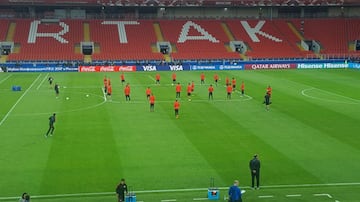 Así fue la práctica de la Roja, un día antes de su estreno