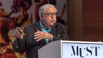 ESTORIL, PORTUGAL - JUNE 09: Columnist and former deputy editor for Spanish newspaper El Mundo Victor de la Serna, also a winegrower in southeastern Spain, lectures on the return of indigenous grape varieties in Europe during the final day of MUST - Fermenting Ideas - Wine Summit 2017 on June 09, 2017 in Estoril, Portugal. For the first time, some of the top world wine masters meet for three days in Estoril to debate, discuss trends and question about the future of the wine world. (Photo by Horacio Villalobos - Corbis/Corbis via Getty Images)