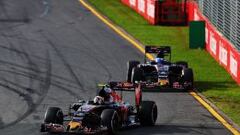 Sainz por delante de Verstappen durante la carrera de Australia.