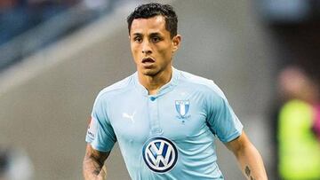 V&iacute;ctor Yot&uacute;n durante un partido con el Malm&ouml;.