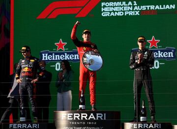 Leclerc, P¨¦rez y Russell, en el podio del GP de Australia de F1 2022.