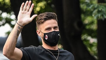 Olivier Giroud arrives in Milan for medical