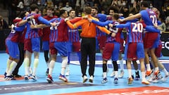 Los jugadores del Barcelona celebran la victoria tras la final de la Copa del Rey de balonmano. Esta semana ha añadido su 30ª Liga.